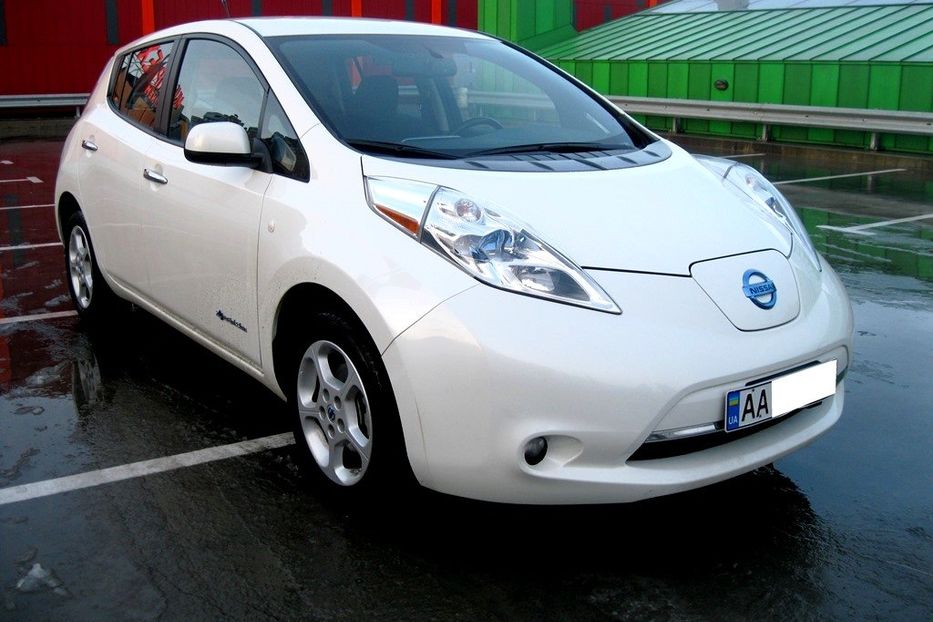 Продам Nissan Leaf SV 2013 года в Киеве