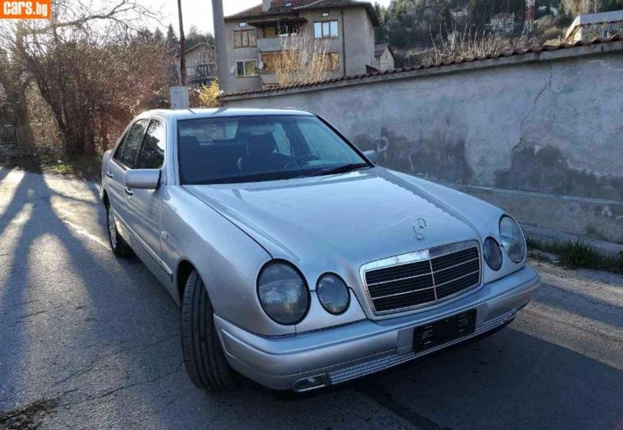 Продам Mercedes-Benz E-Class E 280 2.8i Elegance 1996 года в Одессе