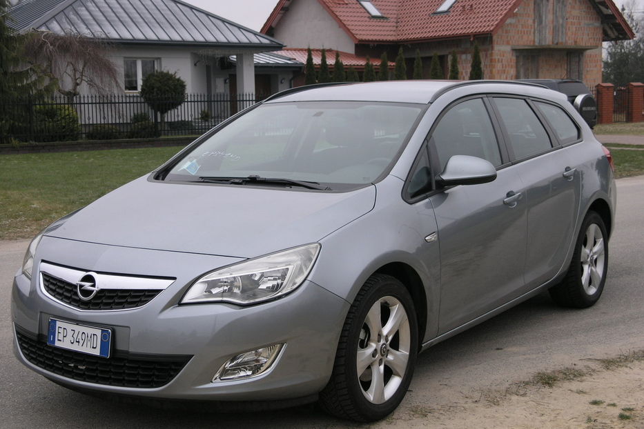 Продам Opel Astra J 2012 года в Львове