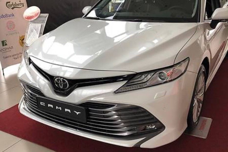 Продам Toyota Camry  PREMIUM 2018 года в Одессе