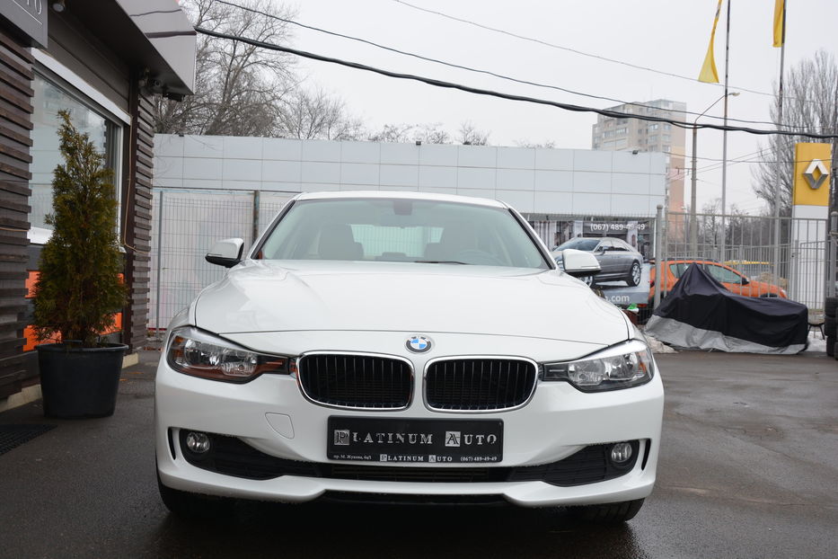 Продам BMW 320 2014 года в Одессе