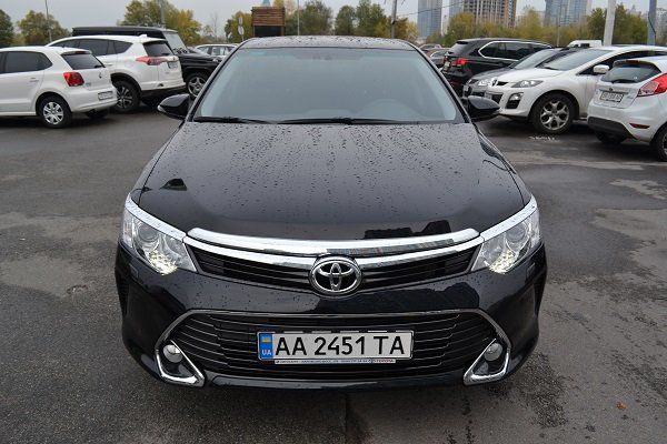 Продам Toyota Camry 55 2017 года в Киеве
