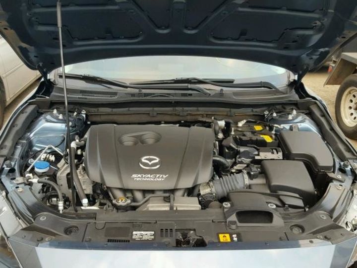 Продам Mazda 3 2.0 SKYACTIVE 2014 года в Днепре
