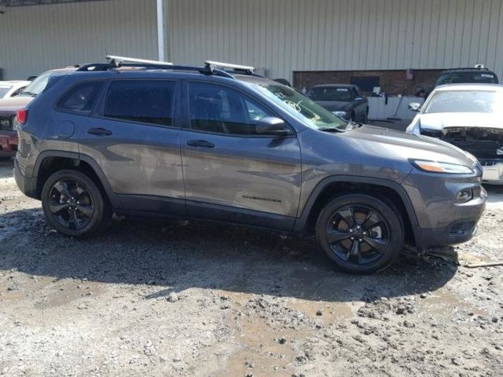 Продам Jeep Cherokee Sport 2016 года в Запорожье