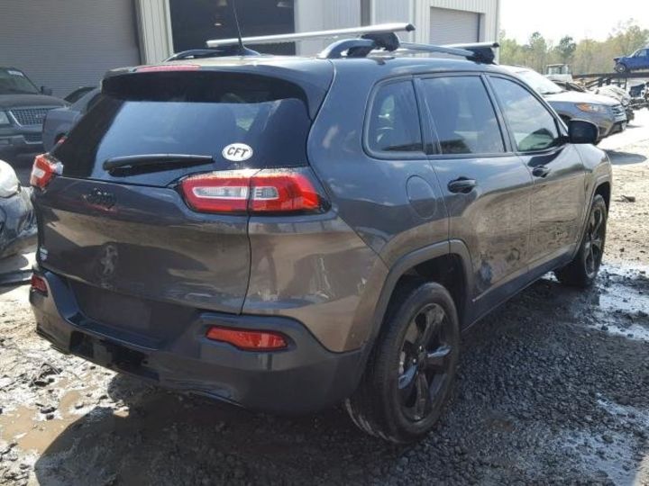 Продам Jeep Cherokee Sport 2016 года в Запорожье