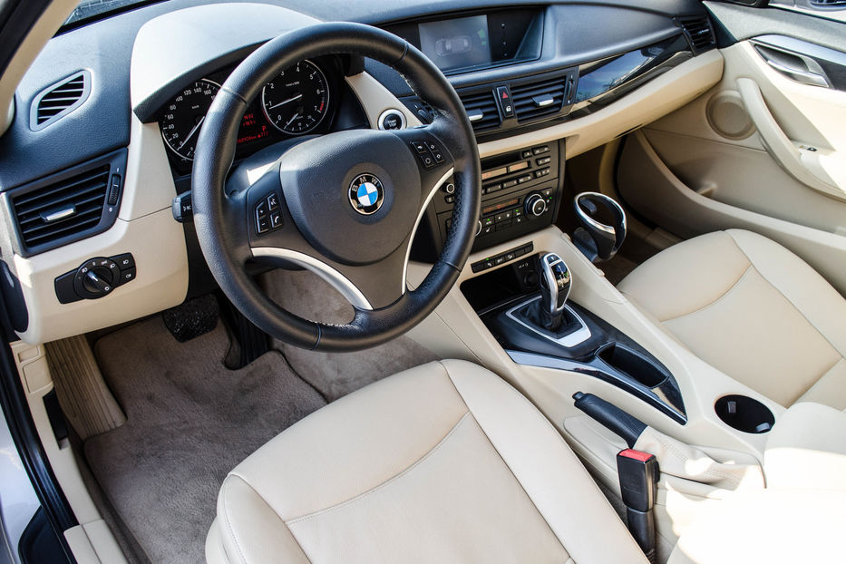 Продам BMW X1 2.0i Xdrive 2012 года в Киеве