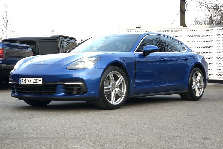 Продам Porsche Panamera 4S  2017 года в Киеве