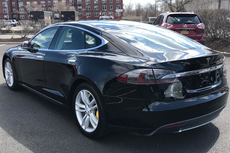 Продам Tesla Model S 85 2015 года в Харькове