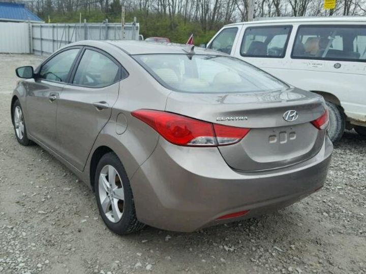 Продам Hyundai Elantra GLS 2013 года в Киеве