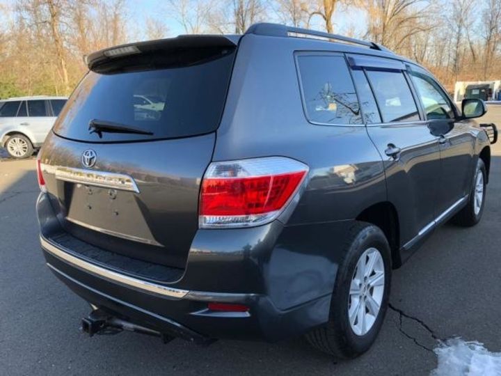 Продам Toyota Highlander Base 2012 года в Харькове