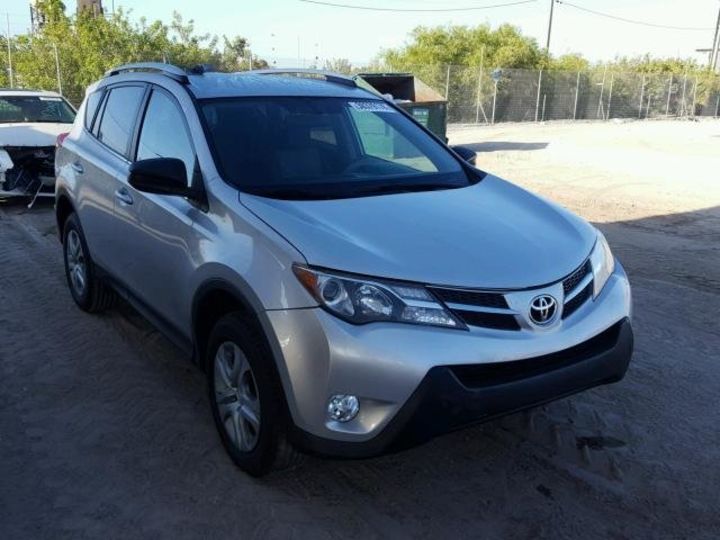 Продам Toyota Rav 4 LE  2013 года в Киеве