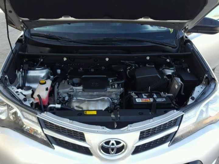 Продам Toyota Rav 4 LE  2013 года в Киеве