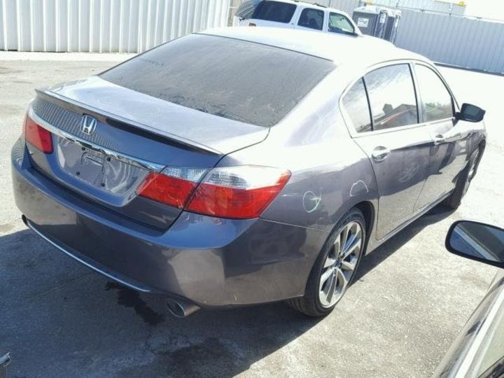 Продам Honda Accord  SPORT 2014 года в Киеве