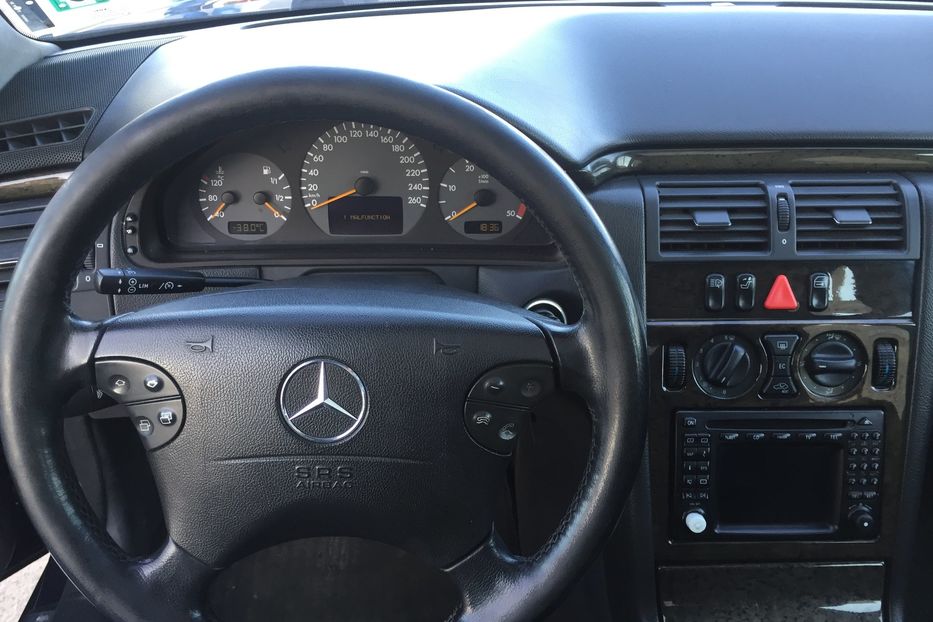 Продам Mercedes-Benz 220 2002 года в Одессе