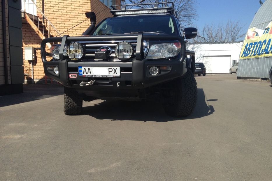 Продам Toyota Land Cruiser 200 4.5 TDI 2012 года в Киеве