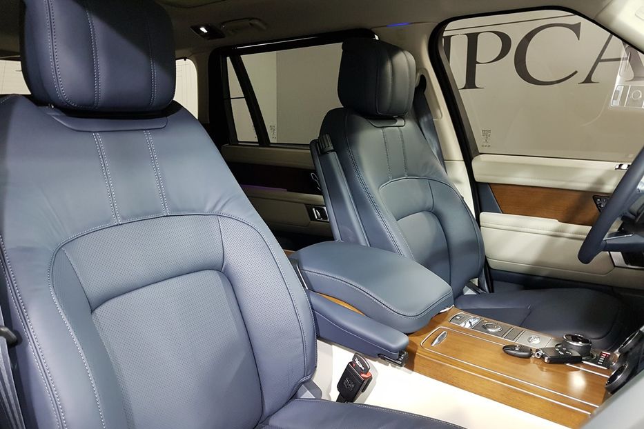 Продам Land Rover Range Rover VOGUE Long 2018 года в Киеве