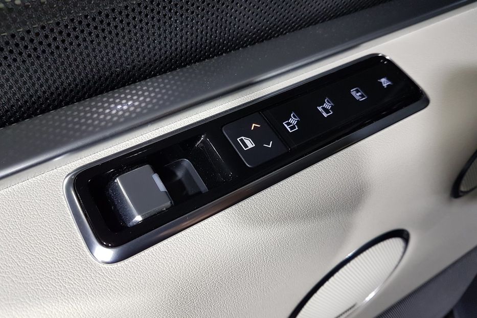 Продам Land Rover Range Rover VOGUE Long 2018 года в Киеве