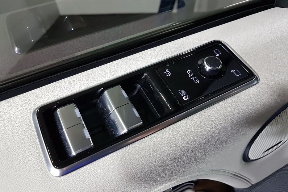 Продам Land Rover Range Rover VOGUE Long 2018 года в Киеве