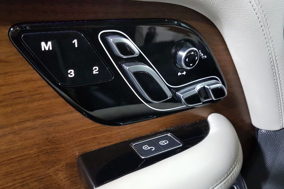 Продам Land Rover Range Rover VOGUE Long 2018 года в Киеве