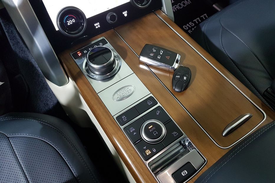 Продам Land Rover Range Rover VOGUE Long 2018 года в Киеве