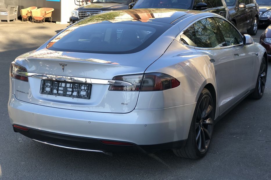 Продам Tesla Model S 85 2014 года в Киеве