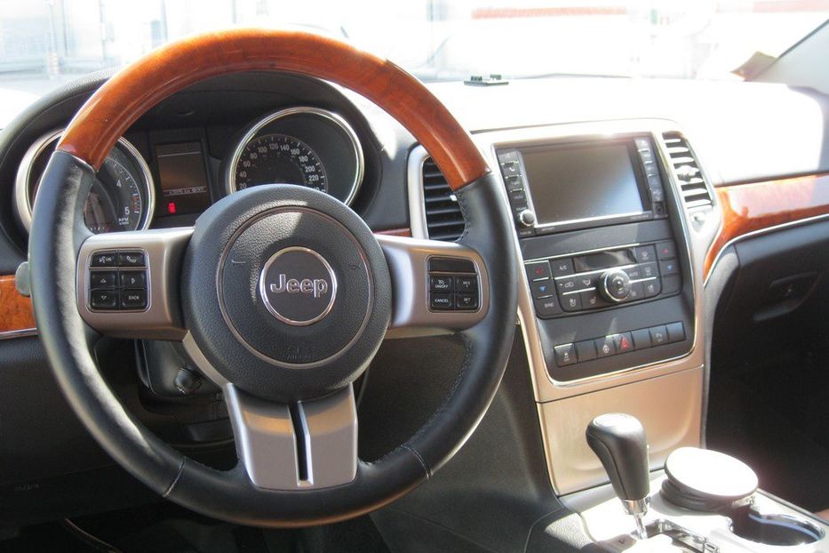 Продам Jeep Grand Cherokee 2012 года в Киеве