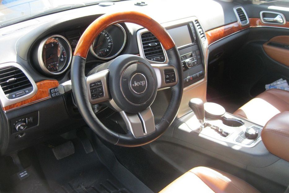 Продам Jeep Grand Cherokee 2012 года в Киеве