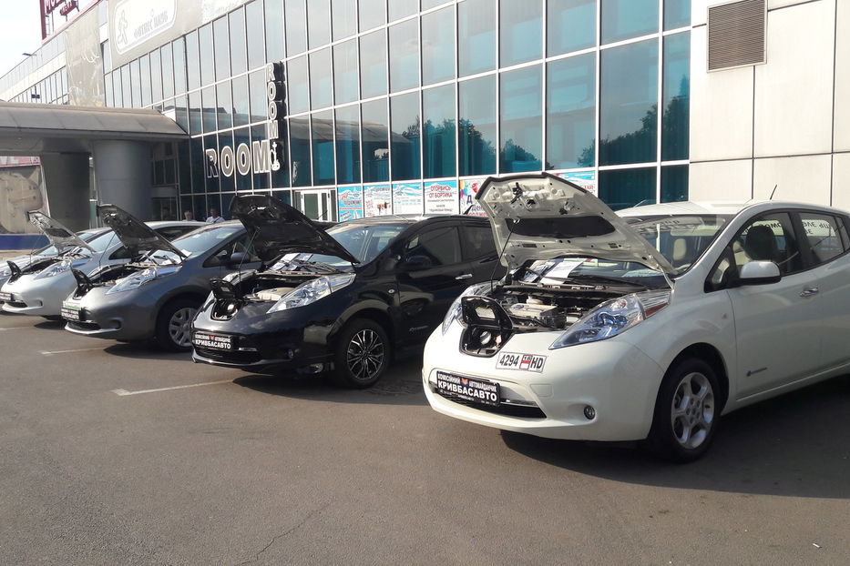 Продам Nissan Leaf 2013 года в г. Кривой Рог, Днепропетровская область