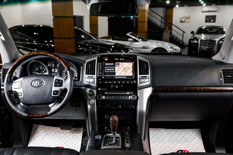 Продам Toyota Land Cruiser 200 2013 года в Одессе