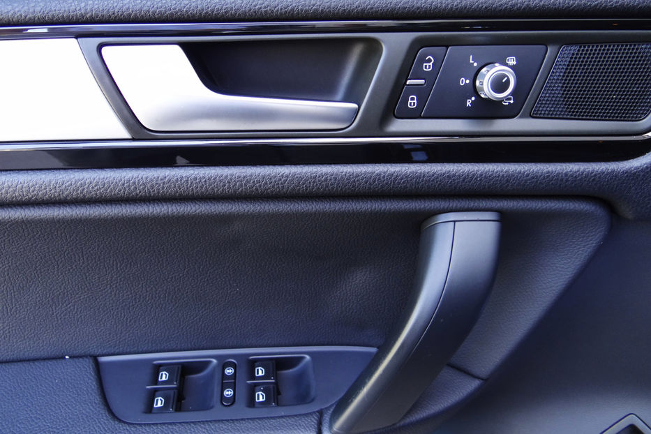 Продам Volkswagen Touareg 2012 года в Одессе