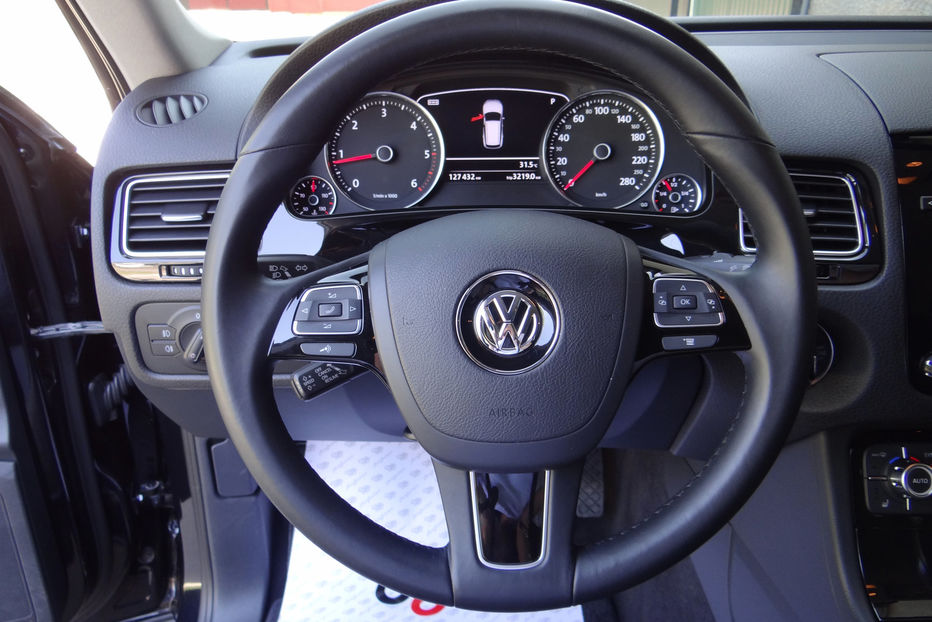 Продам Volkswagen Touareg 2012 года в Одессе