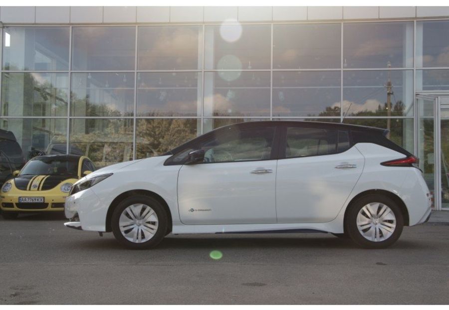 Продам Nissan Leaf  Visia 40kWh + Dynamic 2018 года в Киеве