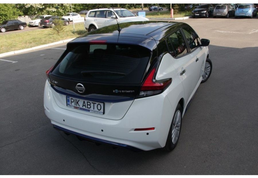 Продам Nissan Leaf  Visia 40kWh + Dynamic 2018 года в Киеве