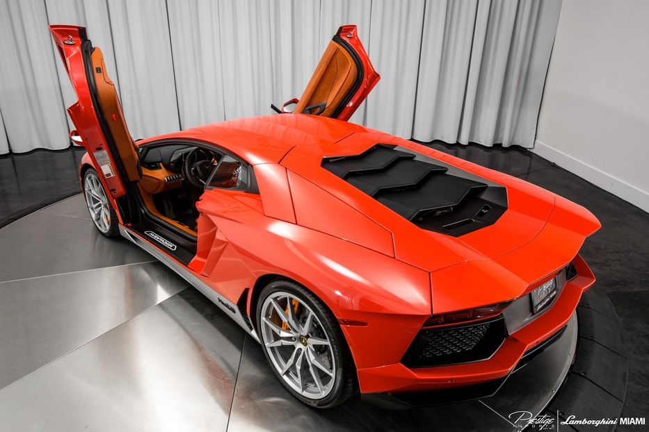 Продам Lamborghini Aventador Miura  2018 года в Киеве