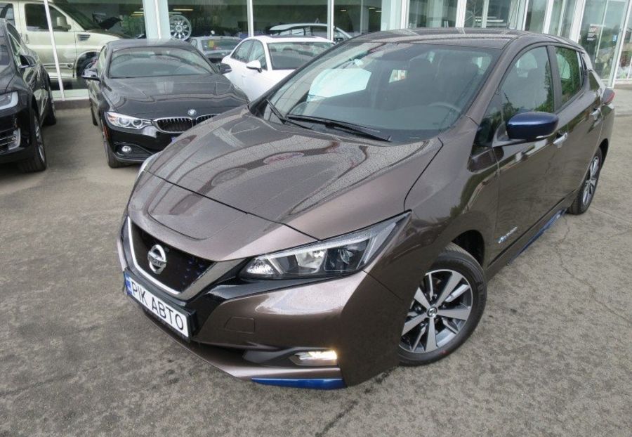 Продам Nissan Leaf Acenta 40kWh + Dynamic 2018 года в Киеве