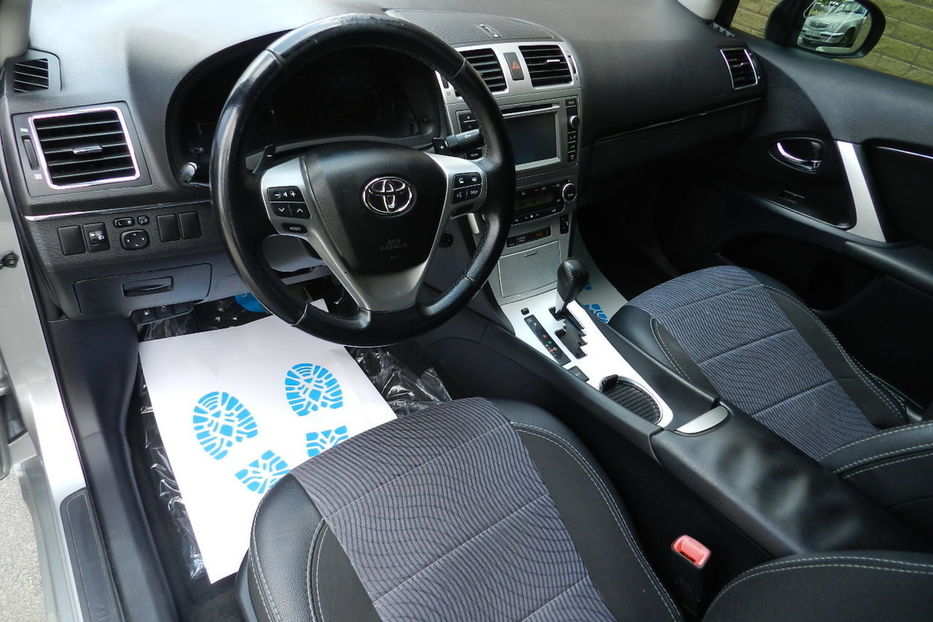 Продам Toyota Avensis 2013 года в Одессе