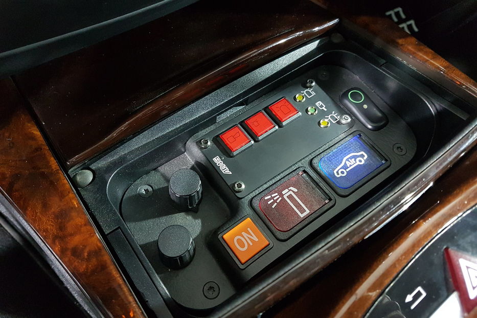 Продам Mercedes-Benz S-Class Guard 450 2010 года в Киеве