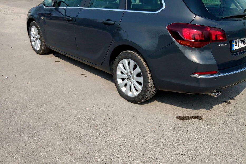 Продам Opel Astra J COSMO 2014 года в Киеве