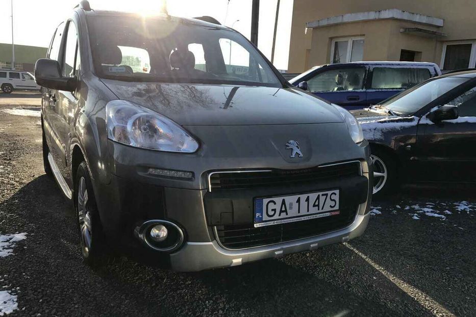 Продам Peugeot Partner пасс. 2012 года в Киеве