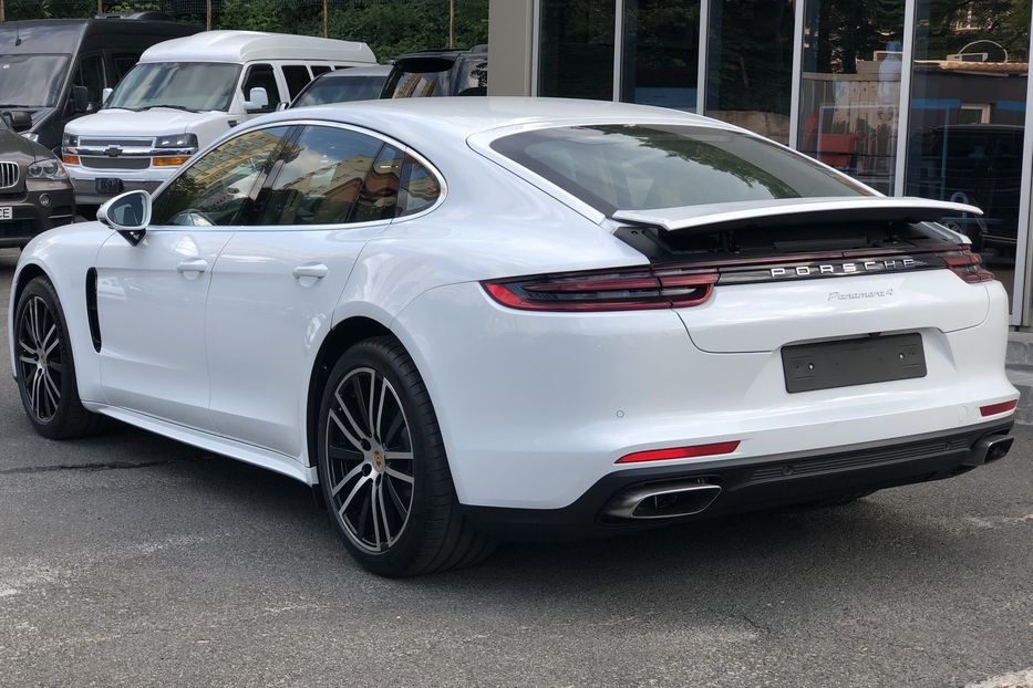 Продам Porsche Panamera 4 2017 года в Киеве