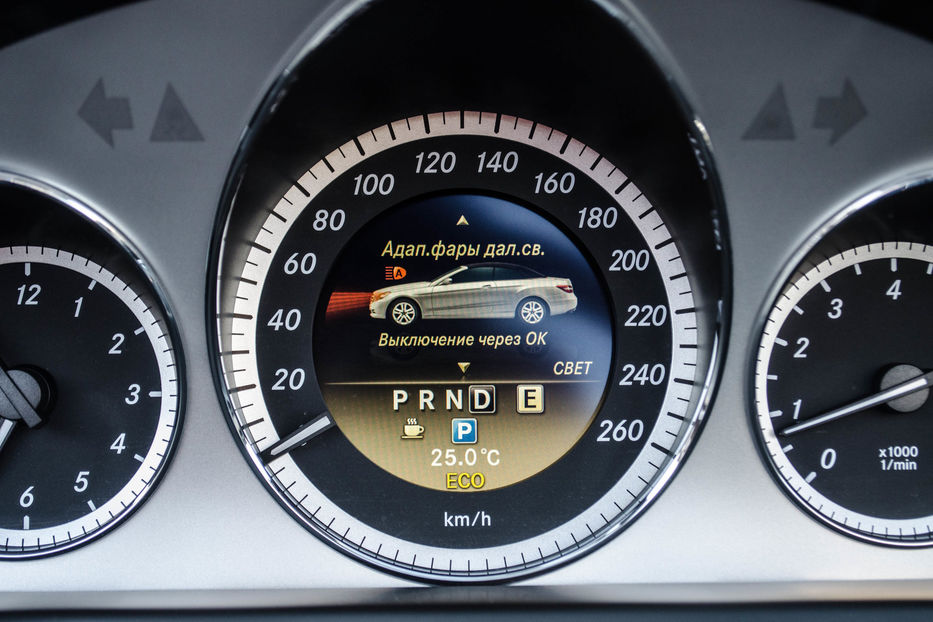 Продам Mercedes-Benz E-Class 250 Cabriolet 2012 года в Киеве