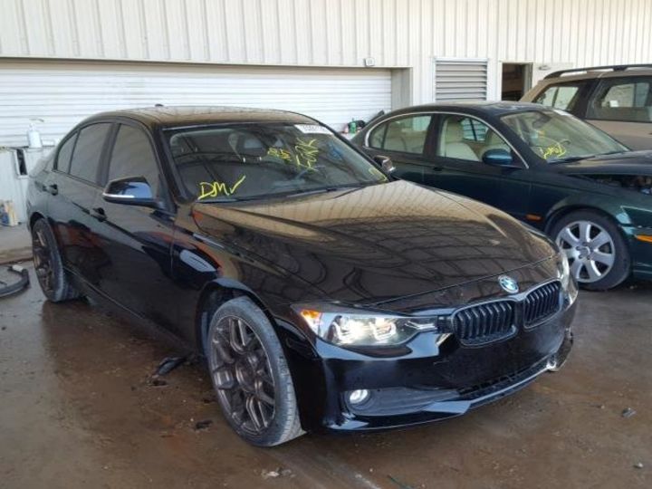 Продам BMW 320 I 2015 года в Киеве