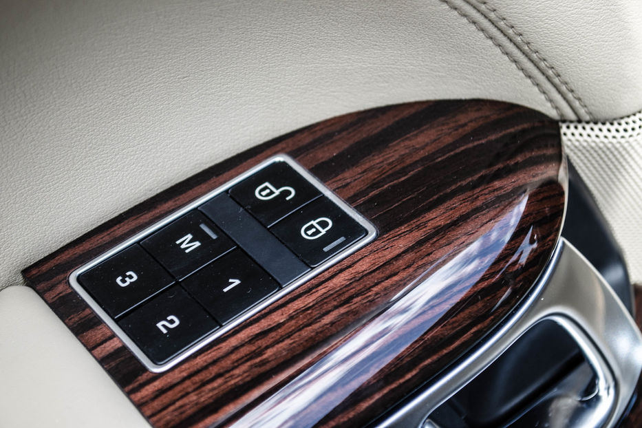 Продам Land Rover Range Rover VOUGE 3.0D 2013 года в Киеве
