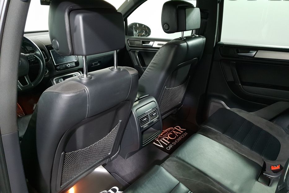 Продам Volkswagen Touareg 2012 года в Киеве