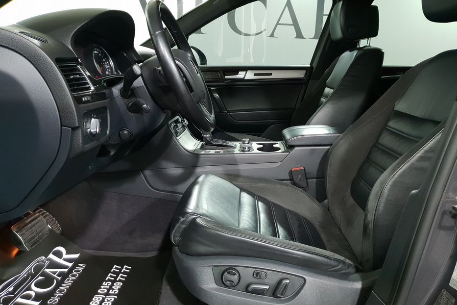 Продам Volkswagen Touareg 2012 года в Киеве