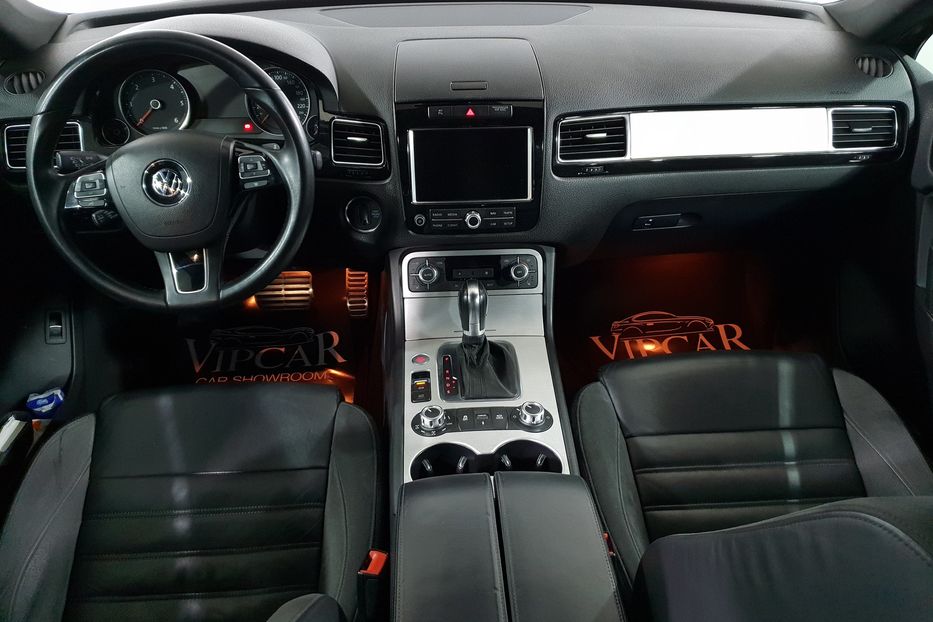 Продам Volkswagen Touareg 2012 года в Киеве