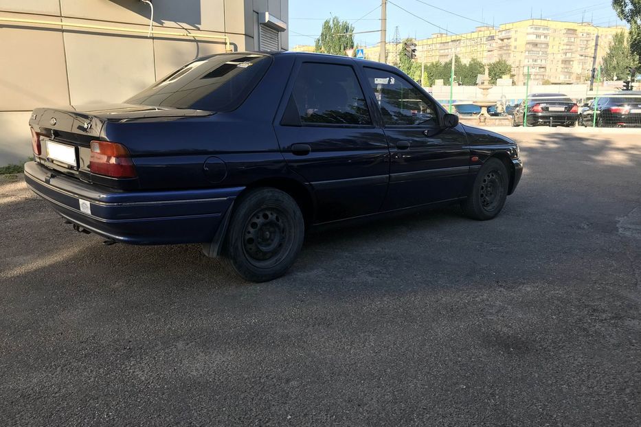 Продам Ford Escort 1,6 16V 1997 года в Днепре