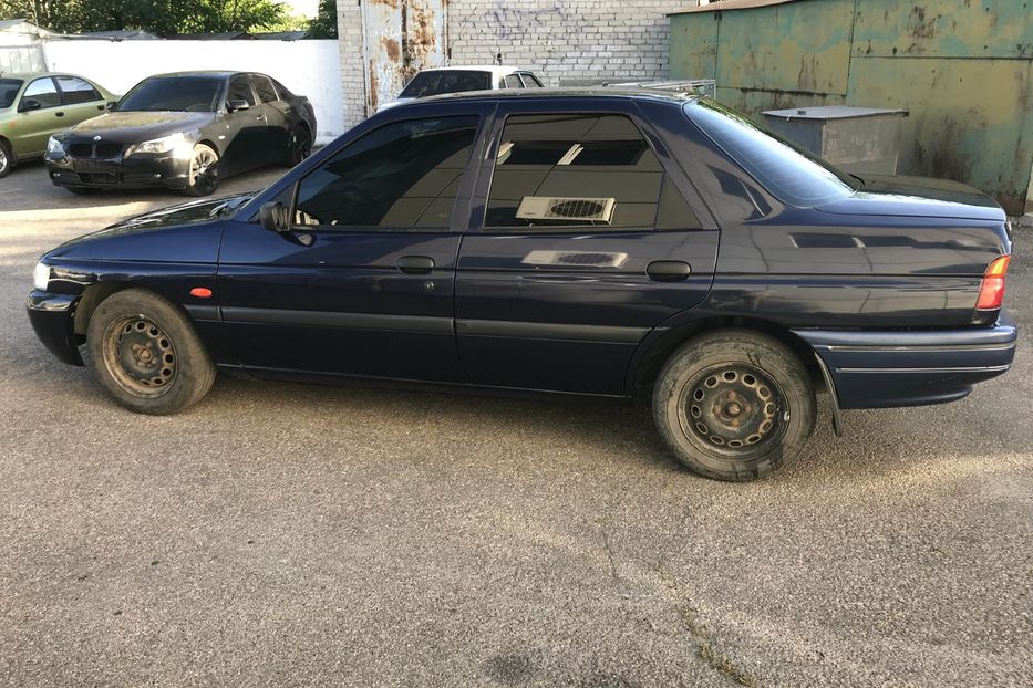 Продам Ford Escort 1,6 16V 1997 года в Днепре