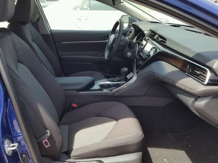 Продам Toyota Camry LE 2018 года в Киеве