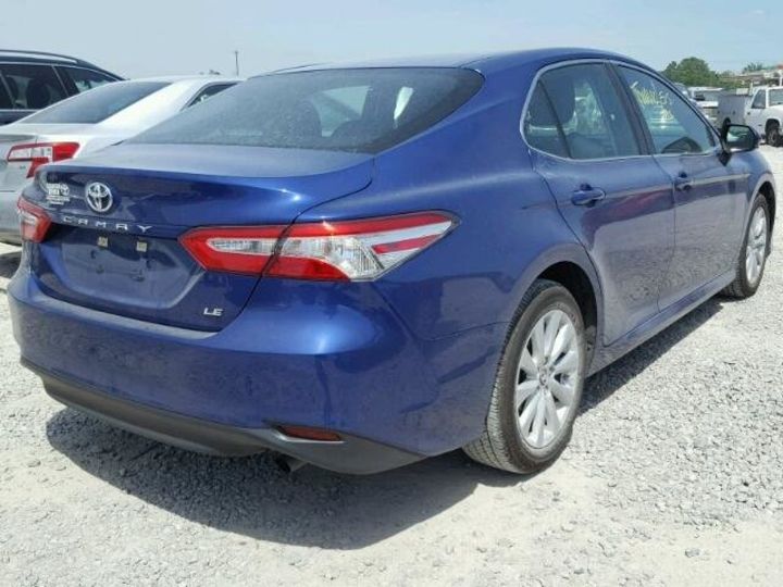 Продам Toyota Camry LE 2018 года в Киеве